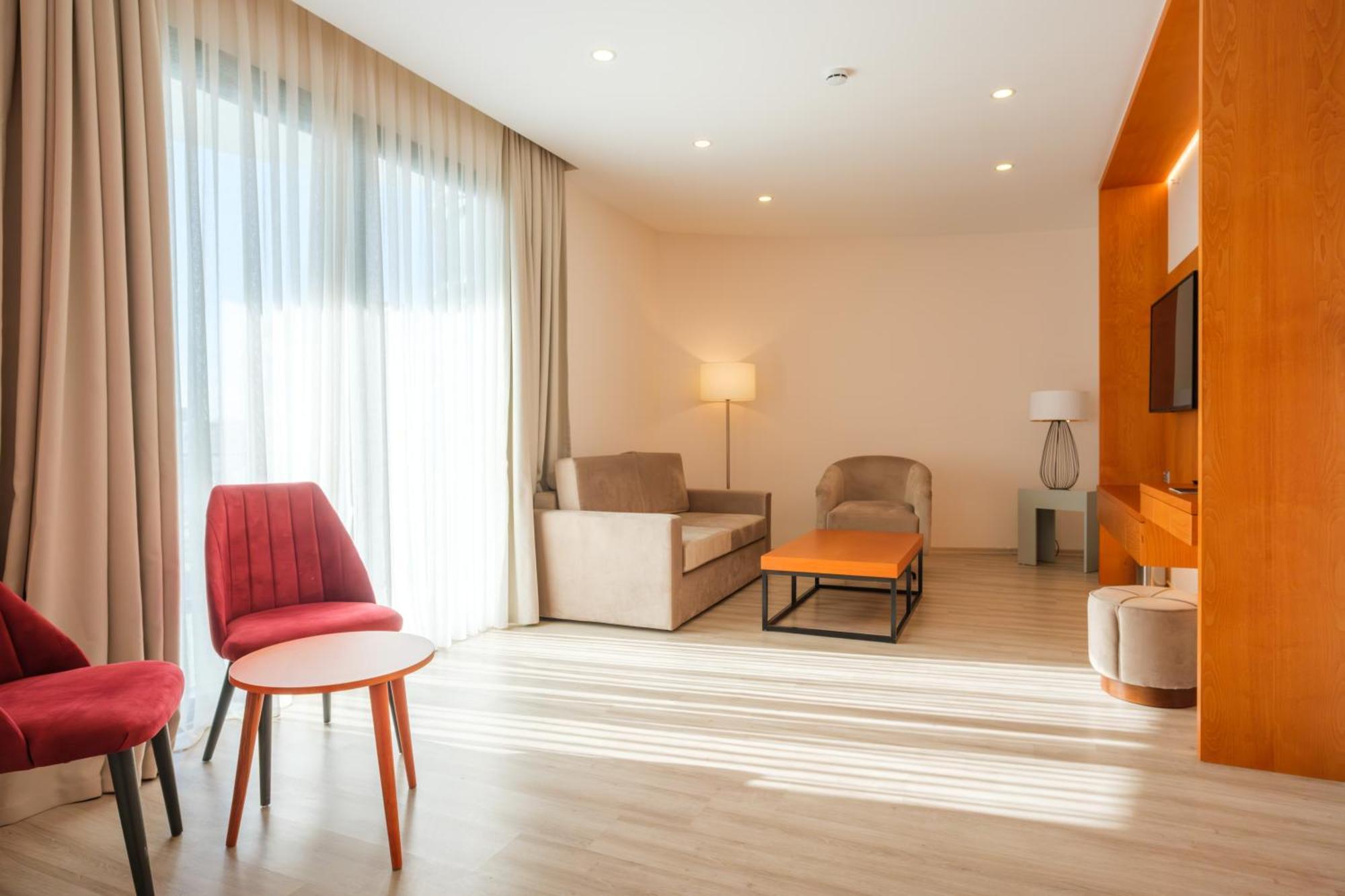 Caddem Inn Hotel 파마구스타 외부 사진