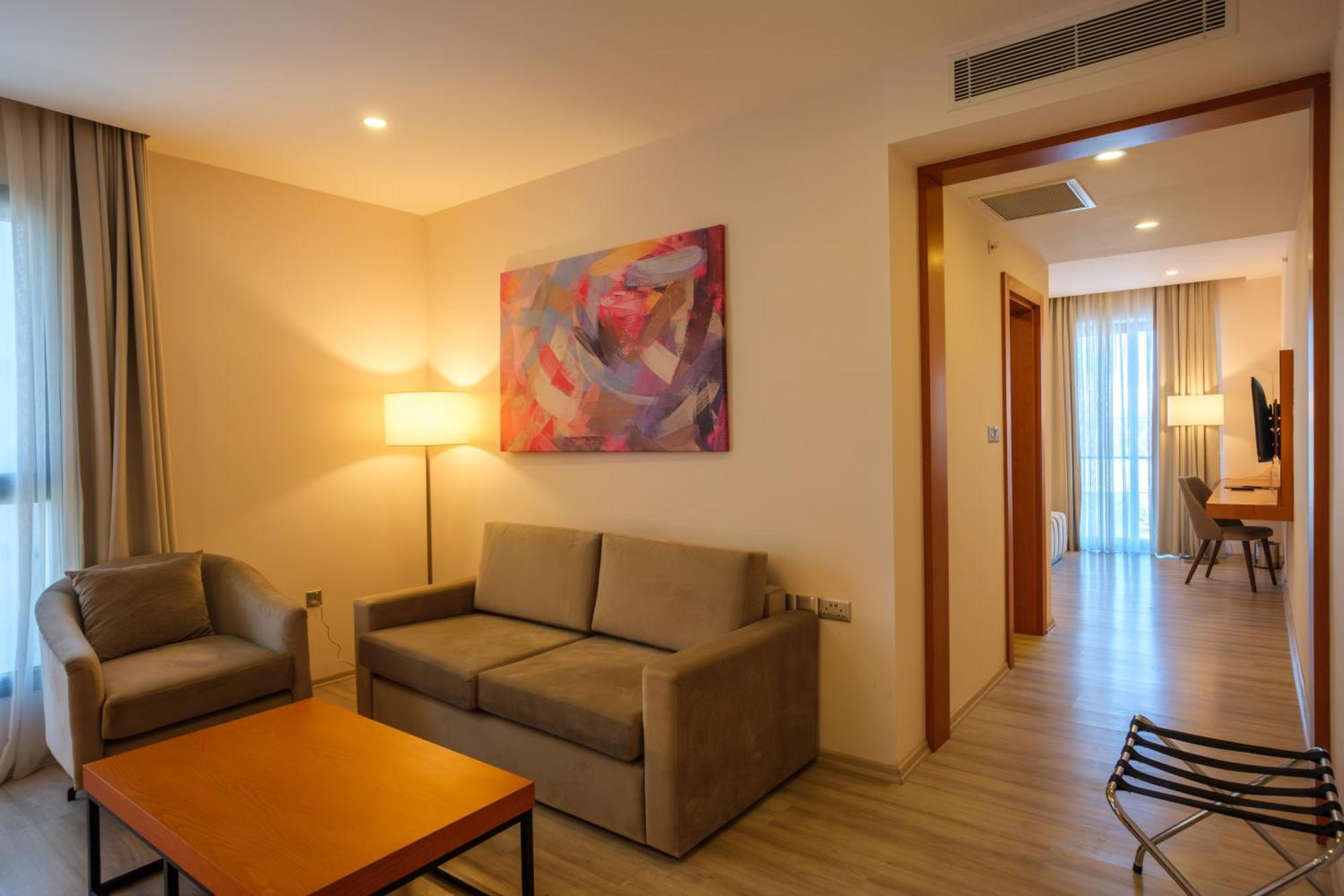 Caddem Inn Hotel 파마구스타 외부 사진